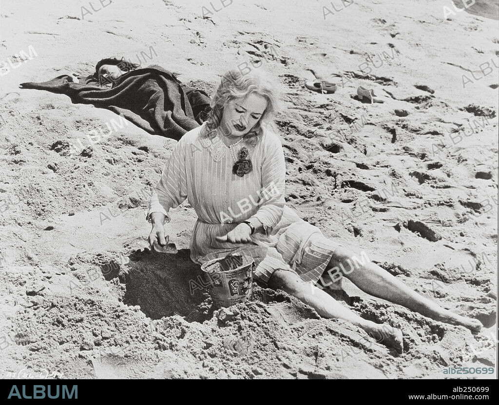 BETTE DAVIS en QUE FUE DE BABY JANE?, 1962 (WHAT EVER HAPPENED TO BABY JANE?), dirigida por ROBERT ALDRICH. Copyright WARNER BROTHERS.