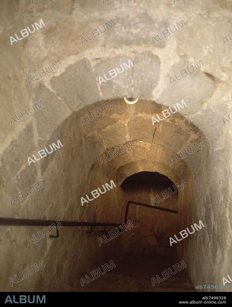 INTERIOR- ESCALERAS DEL CASTILLO DE PEÑISCOLA.