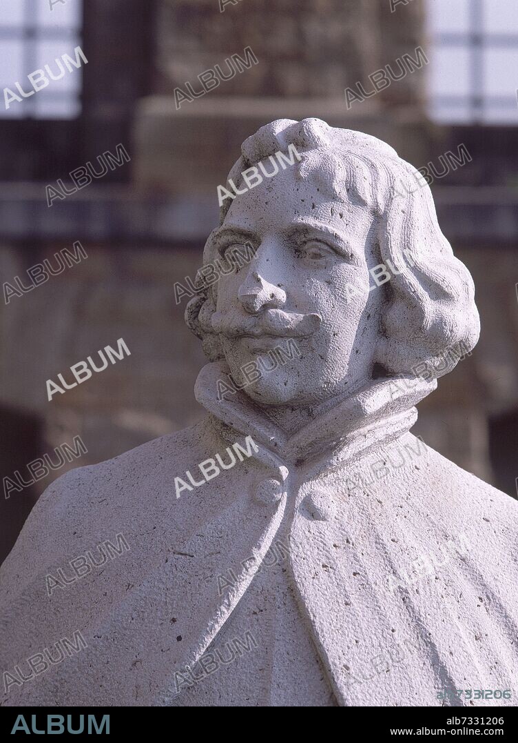 FLORENTINO TRAPERO (1893-1977). FRANCISCO DE QUEVEDO (1580-1645) ESCULTURA EN LOS JARDINES (1946-1956).