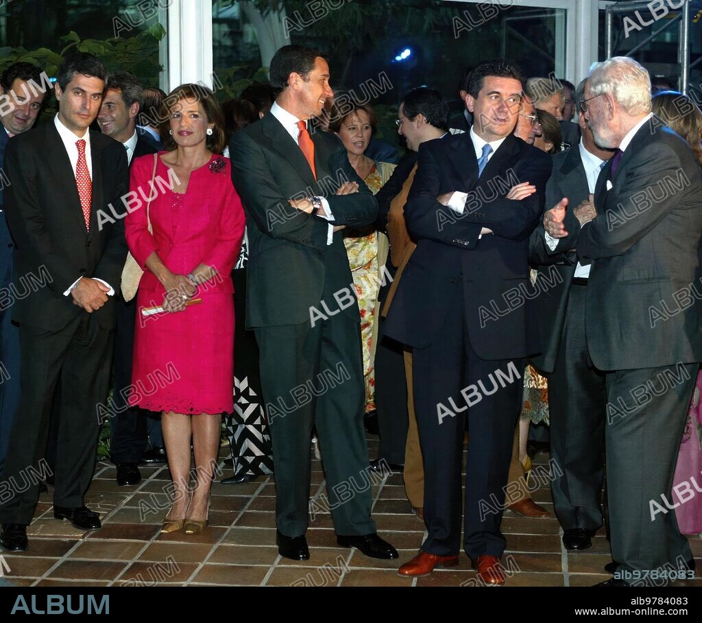 26 junio 2002. Presentacion De "la ciudad de la Luz". En la Imagen, el presidente de la Generalitat valenciana D. Eduardo Zaplana , el ministro de medio ambiente D. Jaume Matas, Ana Botella ,Adolfo Suarez hijo y el cineasta Luis Berlanga.