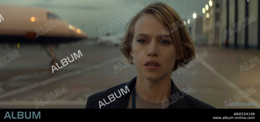 LOU DE LAAGE dans BOITE NOIRE, 2021, réalisé par YANN GOZLAN. Copyright 2425 Films / France 2 Cinema.