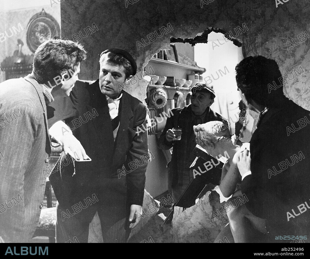 CARLO PISACANE, MARCELLO MASTROIANNI, TIBERIO MURGUIA and VITTORIO GASSMAN in BIG DEAL ON MADONNA STREET, 1958 (I SOLITI IGNOTI), directed by MARIO MONICELLI. Copyright LUX FILM.