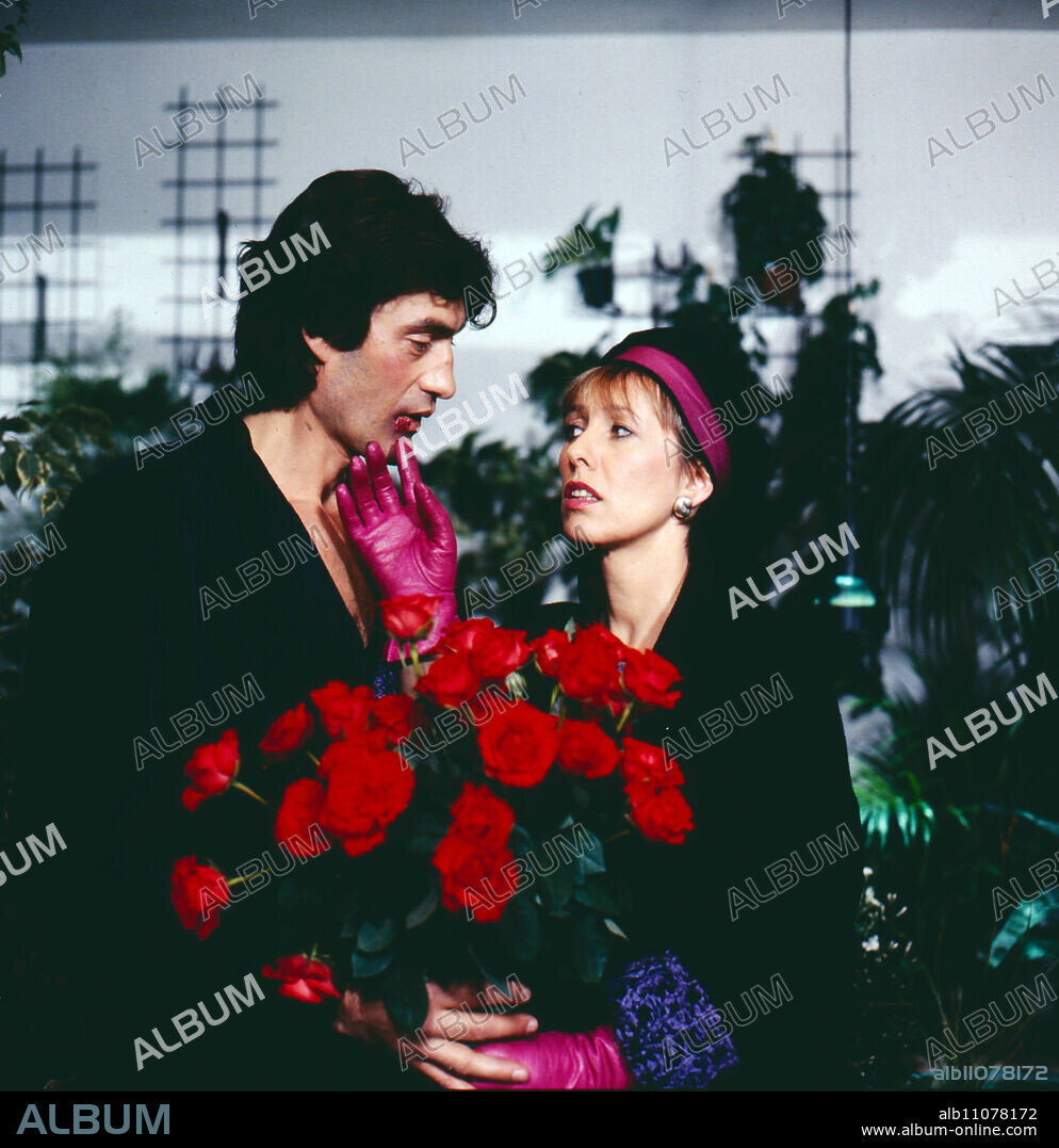 Schlüsselblumen, ARD television film in two parts, Germany, 1987, Part 1, Scene: Hartmann is smuggled into the West by the East Berlin Stasi as a so-called Romeo, Winfried Glatzeder as Hartmann, Erika Skrotzki as West German secretary at the Ministry of the Interior.