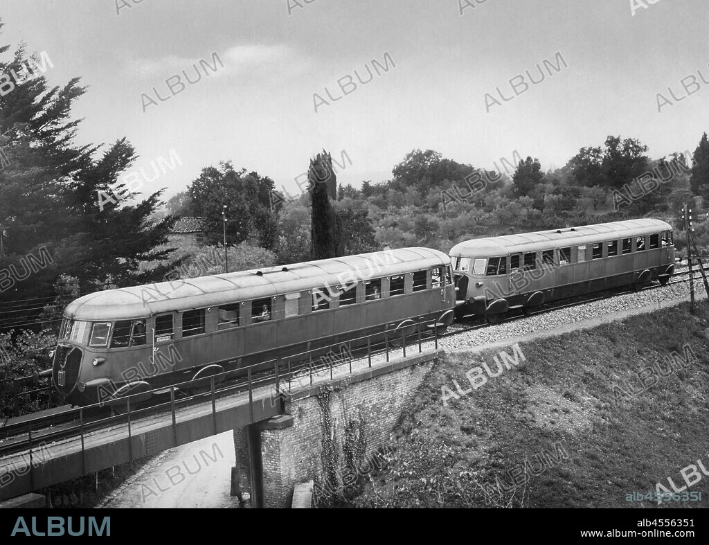 Italy. littorina. one of the first rail car produced by fiat. 30s.