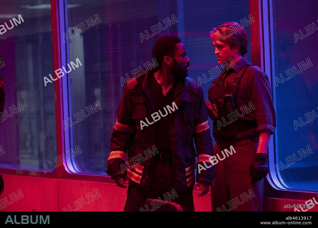 JOHN DAVID WASHINGTON and ROBERT PATTINSON in TENET, 2020, directed by CHRISTOPHER NOLAN. Copyright WARNER BROS PICTURES / GORDON, MELINDA SUE.