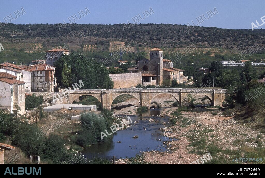 PUENTE SOBRE EL RIO ARLANZA.