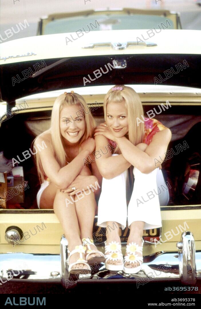 BRITTANY DANIEL et CYNTHIA DANIEL dans SWEET VALLEY HIGH, 1994, réalisé par JONATHAN PRINCE. Copyright SABAN INTERNATIONAL.