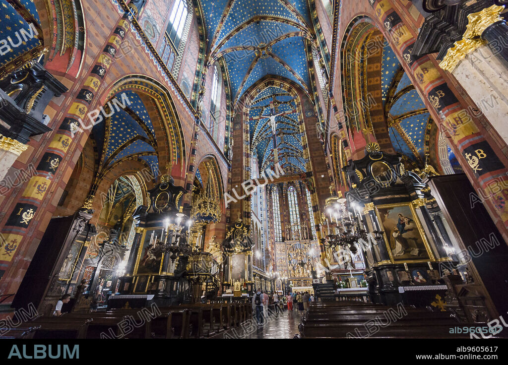 basílica de Santa María -iglesia de la Asunción de la Santísima Virgen María-, estilo gotico, Cracovia, Polonia, eastern europe.