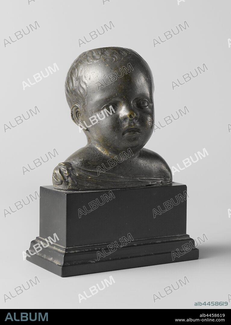 Bust of a child, The head with slightly wavy hair is turned slightly to the left, the mouth not completely closed. Halfway down the right shoulder, a draped piece of clothing runs diagonally to the right. A round opening in the skull., anonymous, Florence, c. 1500, bronze (metal), h 17.0 cm × w 12.5 cm × d 8.2 cm.