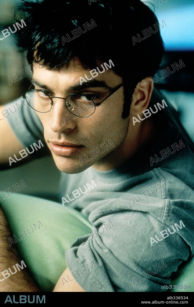 JONATHON SCHAECH in SPLENDOR, 1999, directed by GREGG ARAKI. Copyright SUMMIT ENTERTAINMENT.