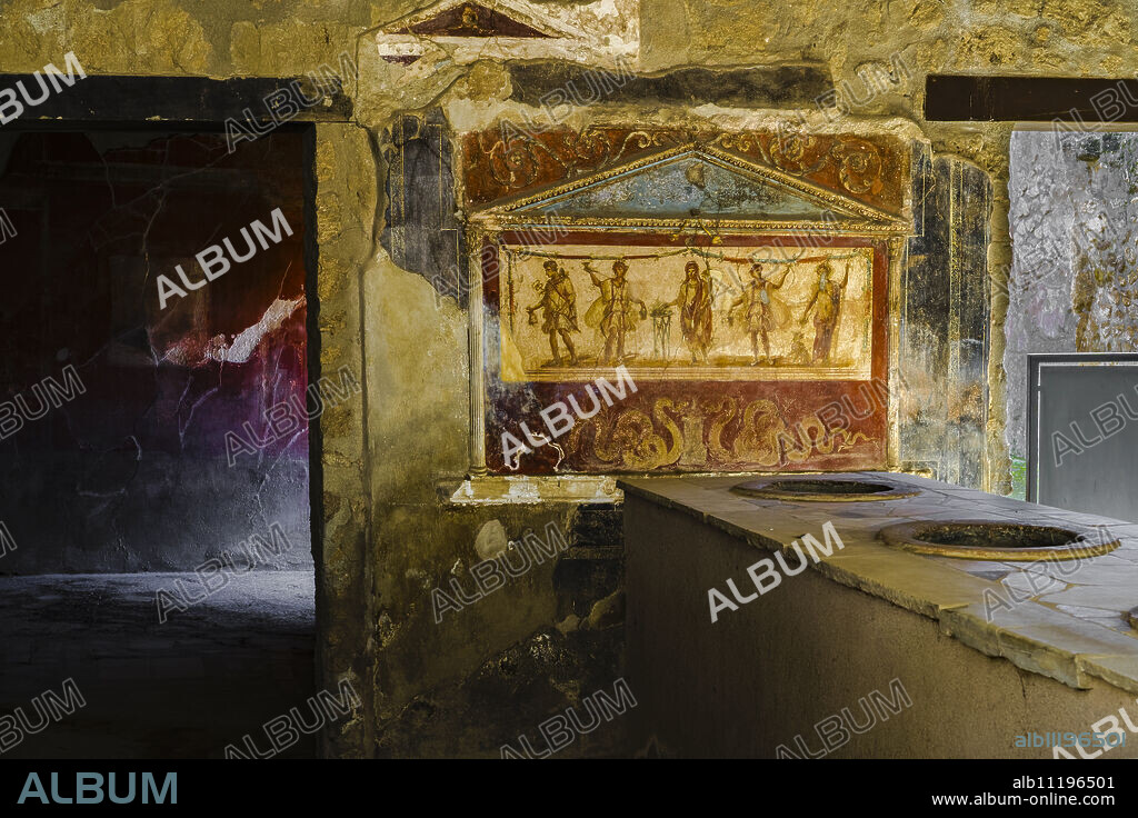 Casa e Thermopolium di Vetutitus Placidus, a private house where hot food was served, with lararium room wall painting, Pompeii, UNESCO World Heritage Site, Campania, Italy, Europe.