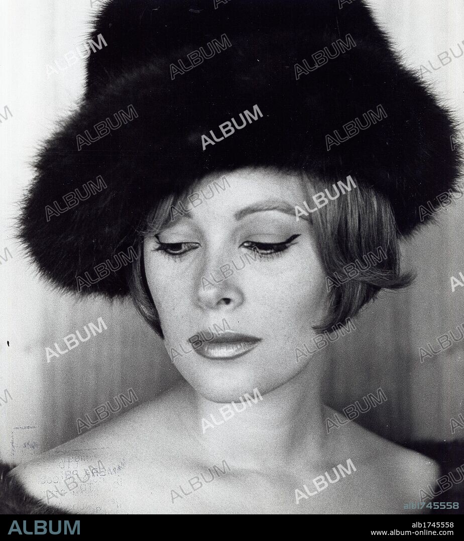 JILL ST. JOHN en EL HOTEL DE LA LUNA DE MIEL, 1964 (HONEYMOON HOTEL), dirigida por HENRY LEVIN. Copyright M.G.M.