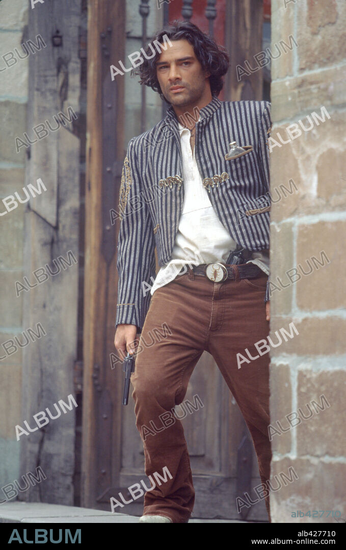 MARCO LEONARDI in ONCE UPON A TIME IN MEXICO, 2003, directed by ROBERT RODRIGUEZ. Copyright COLUMBIA/LOS HOOLIGANS/MIRAMAX.