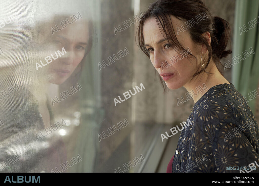 ARIADNA GIL en SOLO UNA VEZ, 2021, dirigida por GUILLERMO RIOS BORDON. Copyright Radio Televisión Canaria.