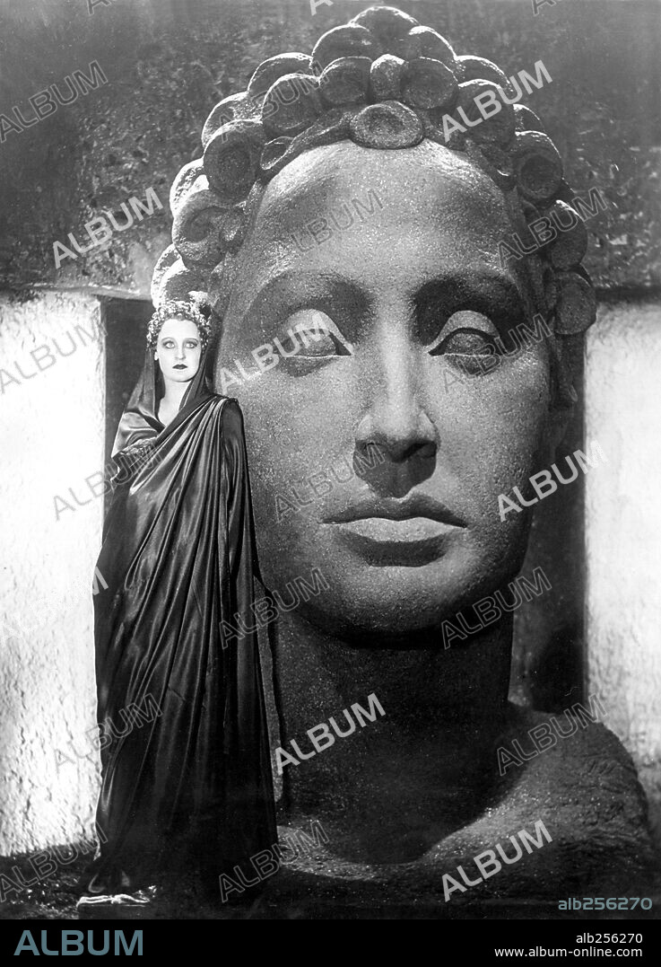 BRIGITTE HELM in QUEEN OF ATLANTIS, 1932 (DIE HERRIN VON ATLANTIS), directed by GEORG WILHELM PABST. Copyright NERO-FILM AG, BERLIN.