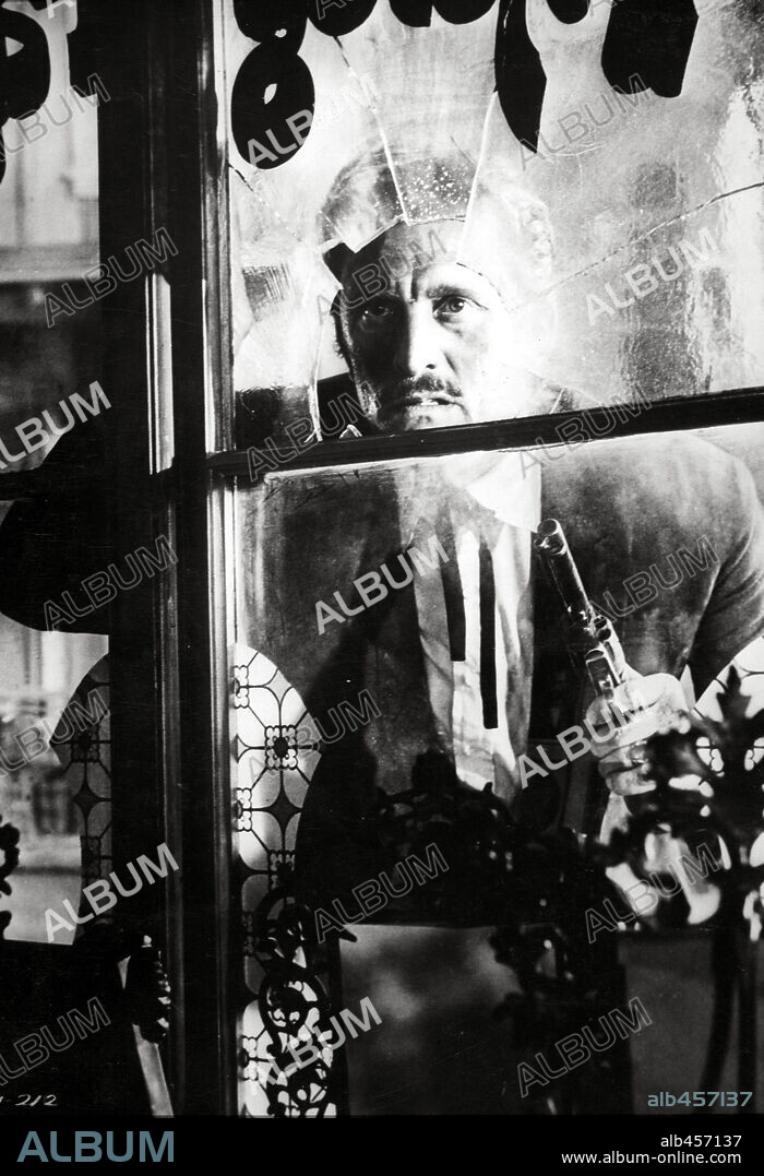 KIRK DOUGLAS en DUELO DE TITANES, 1957 (GUNFIGHT AT THE O. K. CORRAL), dirigida por JOHN STURGES. Copyright PARAMOUNT PICTURES.