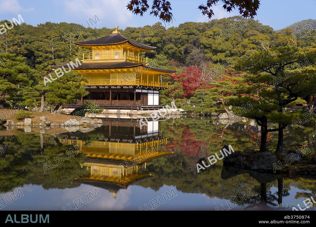 Kinkaku-ji (The Golden Pavilion), the original building was constructed in 1397 for Shogun Ashikaga Yoshimitsu, UNESCO World Heritage Site, Kyoto, Kansai region, Honshu, Japan, Asia.