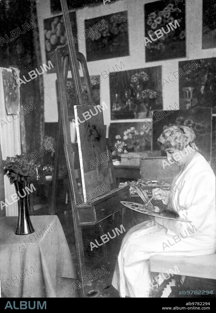 December 1923. A Painter Princess. Princess Stephanie of Belgium, widow of Prince Rudolf of Austria-Hungary, and today wife of Prince Lonyay, who works as a painter in his palace.
