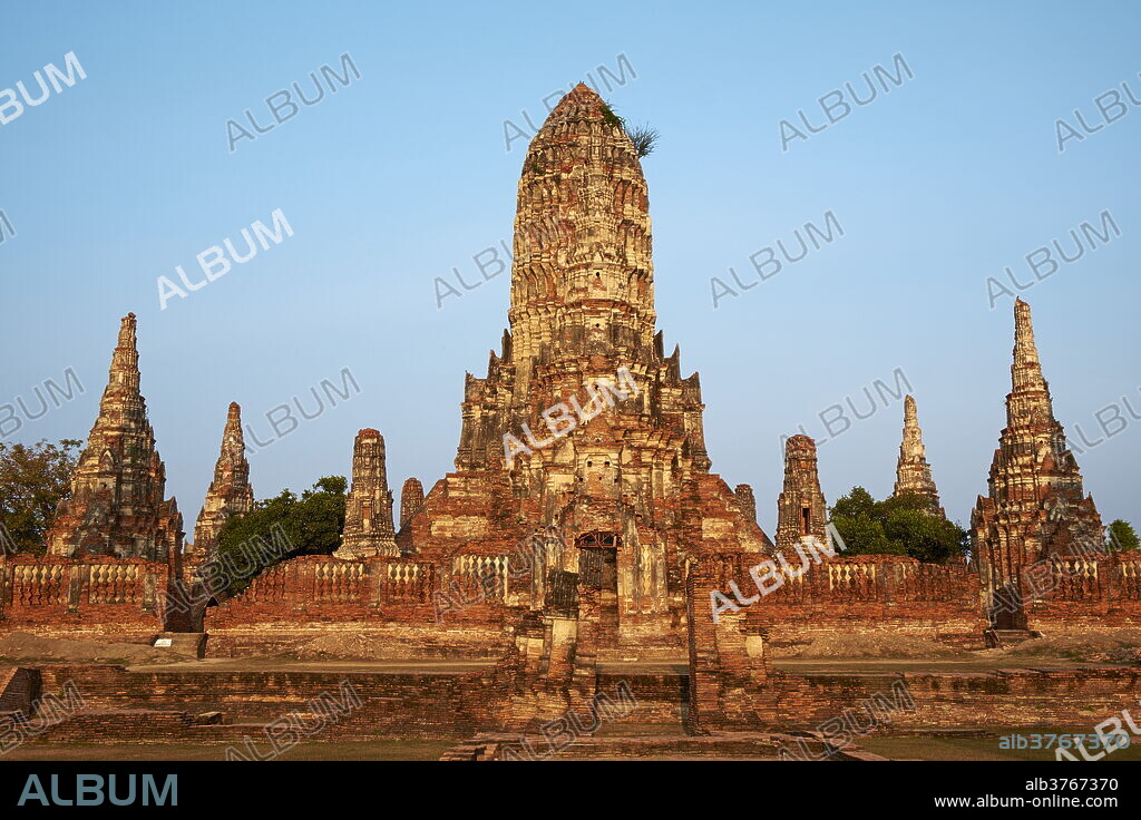 Wat Chai Wattanaram, Ayutthaya Historical Park, UNESCO World Heritage Site, Ayutthaya, Thailand, Southeast Asia, Asia.