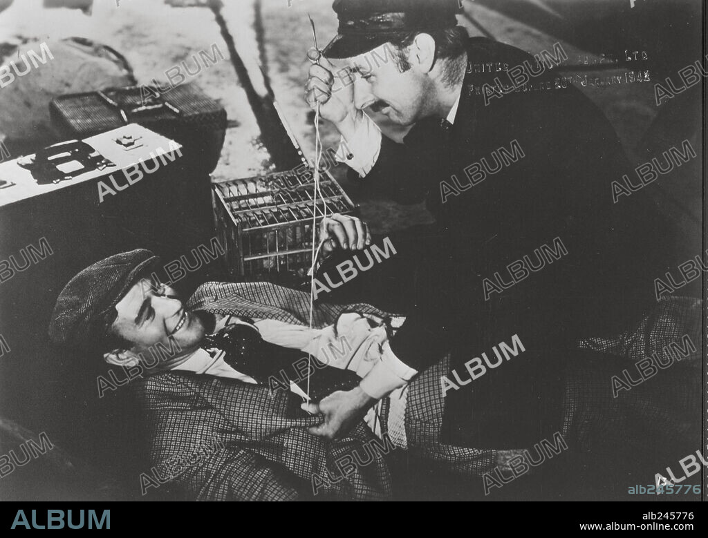 JOHN QUALEN y JOHN WAYNE en HOMBRES INTRÉPIDOS, 1940 (THE LONG VOYAGE HOME), dirigida por JOHN FORD. Copyright UNITED ARTISTS.