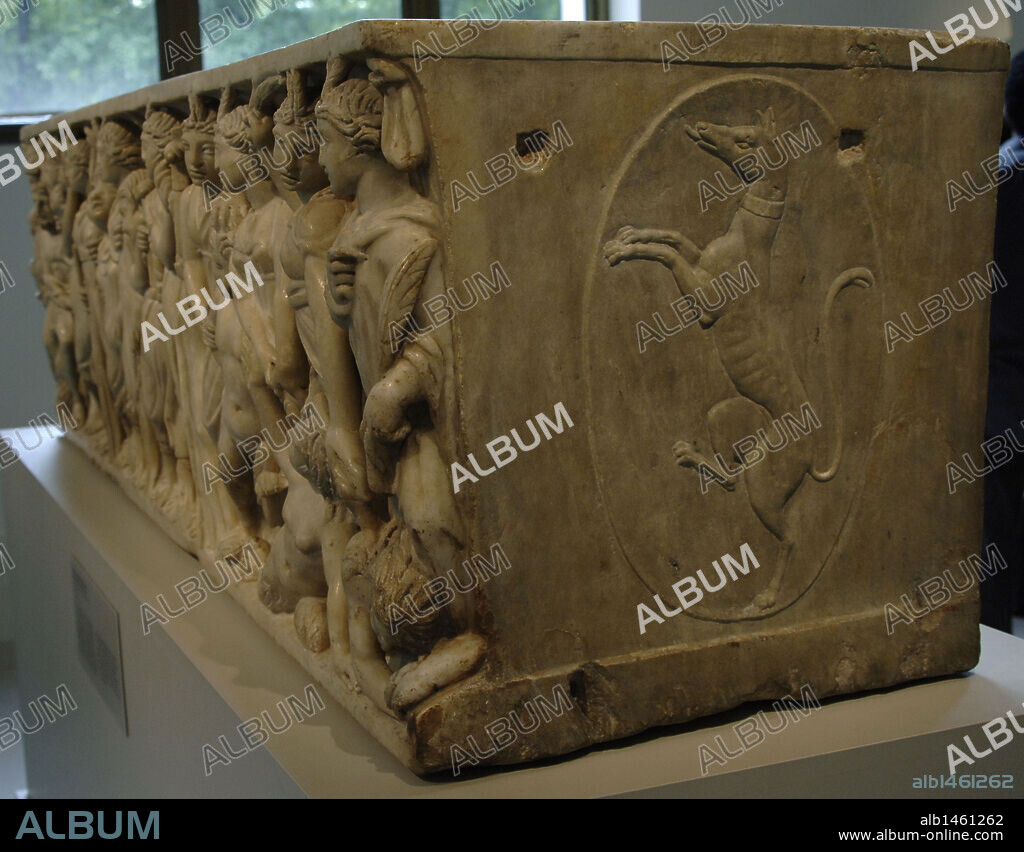 Roman Art. Marble sarcophagus with the contest between the Muses and the Sirens. The deities Athena, Zeus, and Hera, assembled at the far left, preside over a musical contest. Coat of Arms. 3rd century. Late Imperial period. Metropolitan Museum of Art. New York. United States.