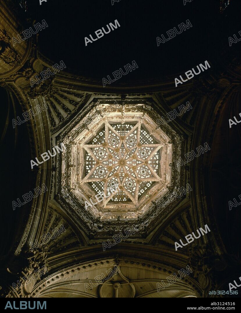 Burgos. Catedral. Conjunto interior del cimborrio. Gotico. Siglo XVI.
