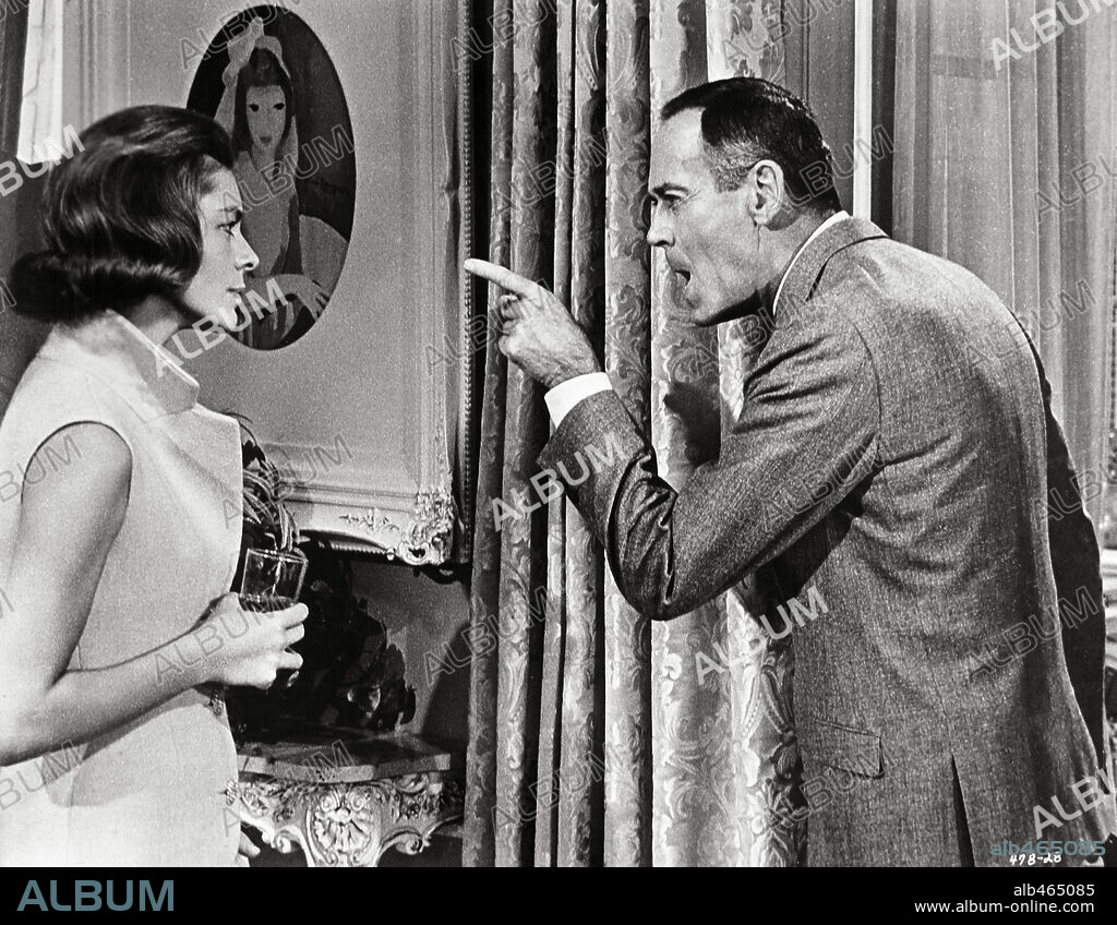 HENRY FONDA and LAUREN BACALL in SEX AND THE SINGLE GIRL, 1964, directed by RICHARD QUINE. Copyright WARNER BROTHERS.