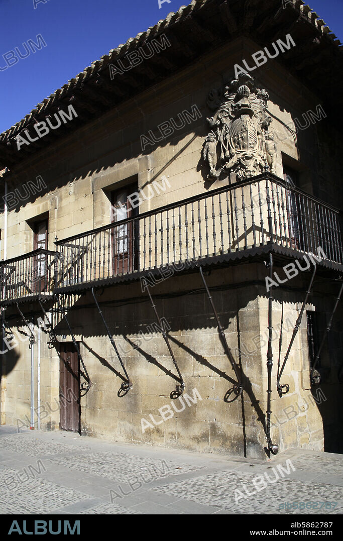 Elciego / Eltziego; Casa de "los Hierros" o Navarrete - Ladrón de Guevara en la Calle del Norte.