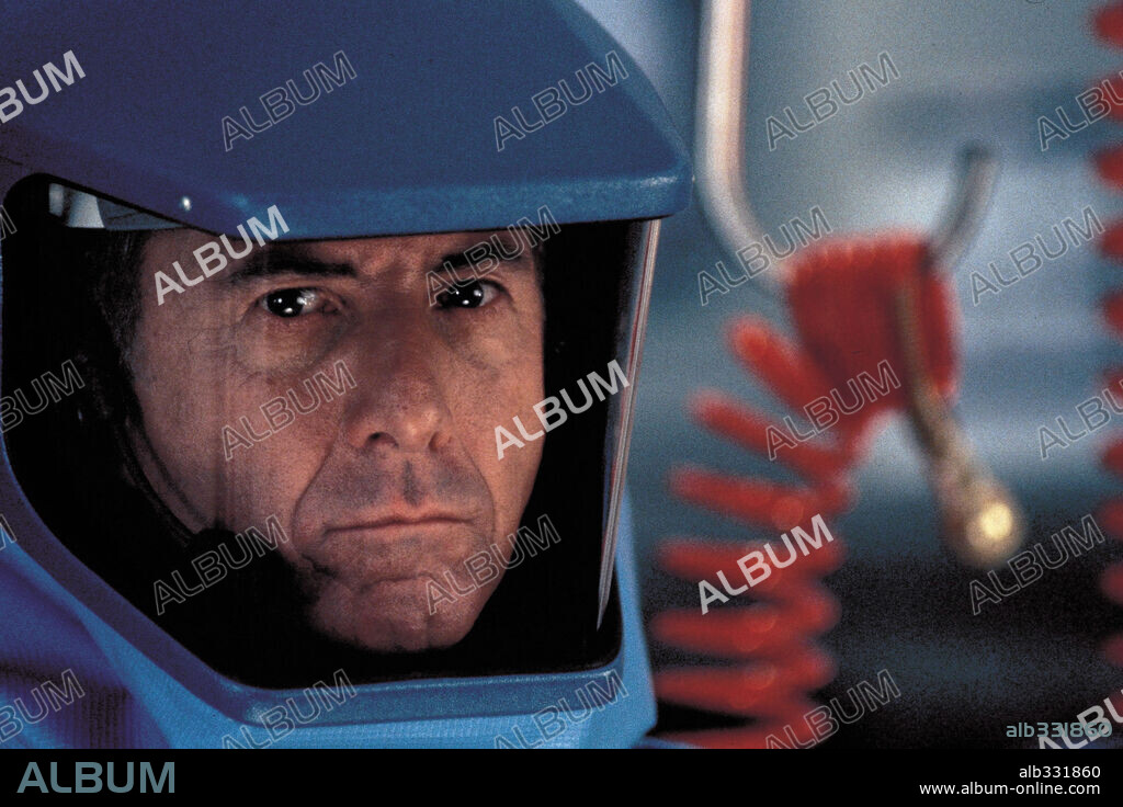 DUSTIN HOFFMAN dans OUTBREAK, 1995, réalisé par WOLFGANG PETERSEN. Copyright WARNER BROTHERS / SOREL, PETER.