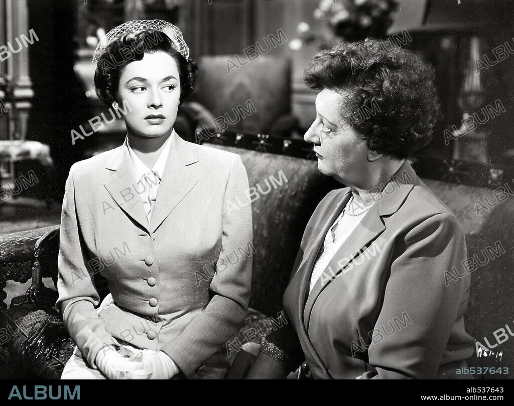 RUTH ROMAN in STRANGERS ON A TRAIN, 1951, directed by ALFRED HITCHCOCK. Copyright WARNER BROTHERS.