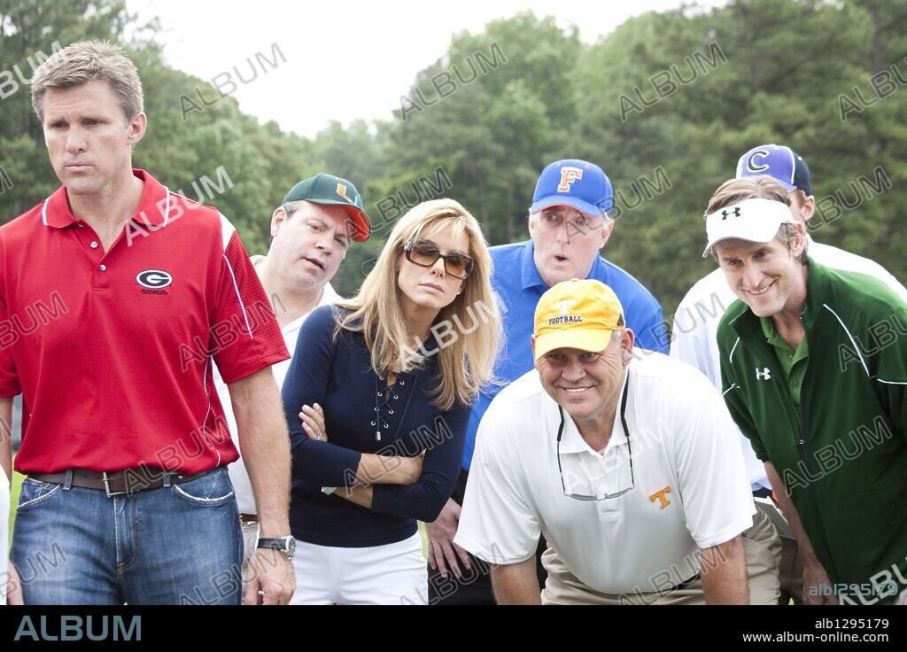 PHILLIP FULMER, RAY McKINNON and SANDRA BULLOCK in THE BLIND SIDE, 2009, directed by JOHN LEE HANCOCK. Copyright ALCON ENTERTAIMENT / NELSON, RALPH.