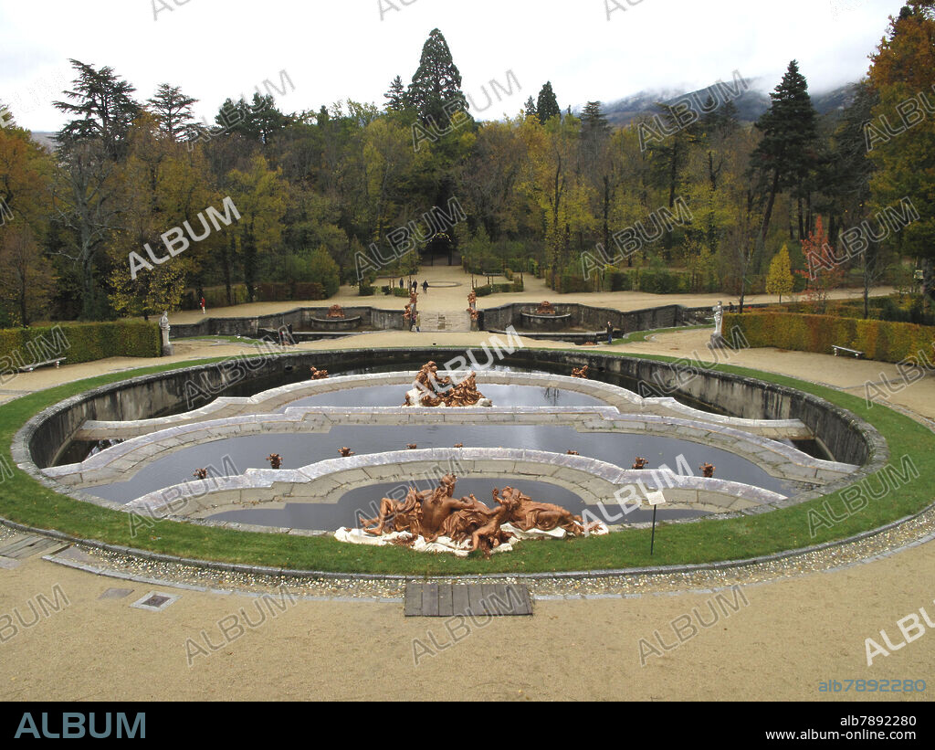FUENTE DE EL MASCARON DESDE LA TERRAZA DEL PALACIO - FOTO AÑO 2010.