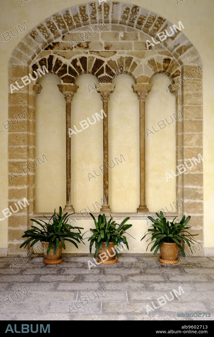 ventana ajimezada , Can San Simón , propiedad en el siglo XVIII de la familia Orlandis, Palma, Mallorca, balearic islands, spain, europe.