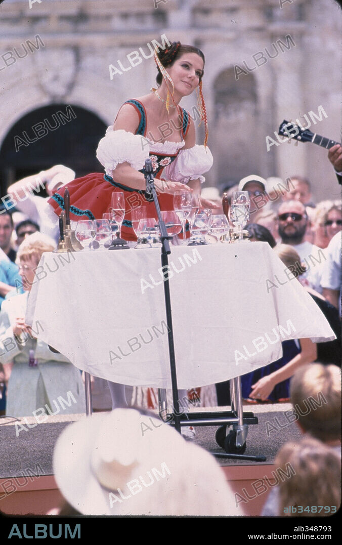 SANDRA BULLOCK in MISS CONGENIALITY, 2000, directed by DONALD PETRIE. Copyright WARNER BROS. PICTURES / BATZDORFF, RON.