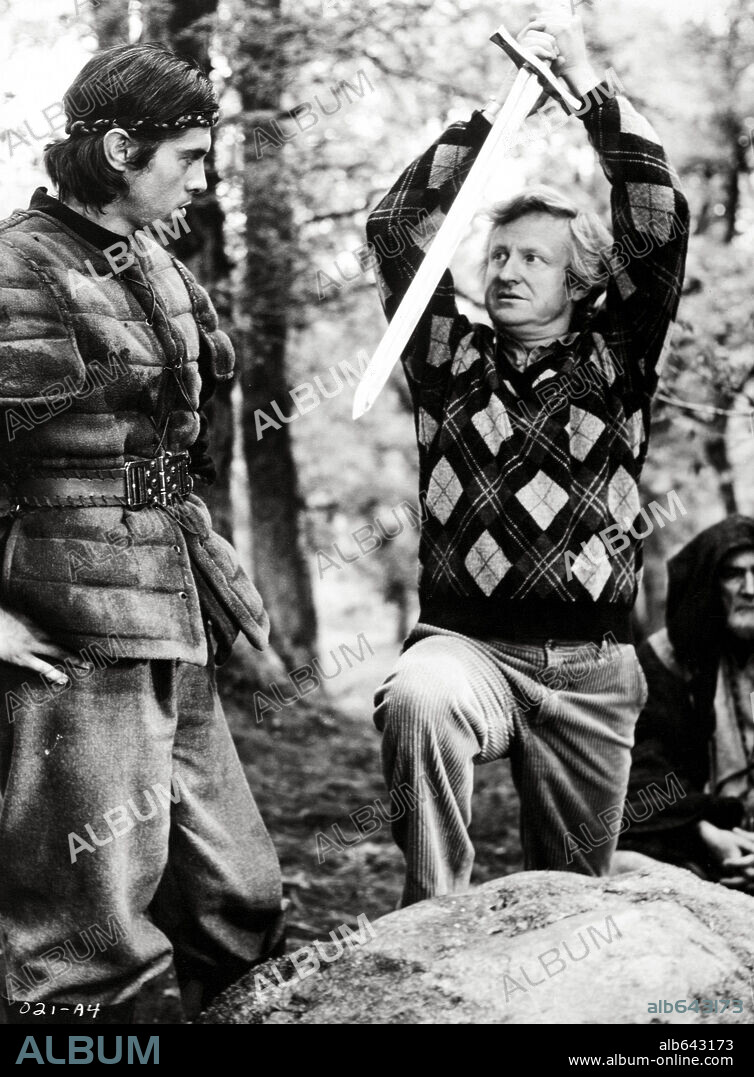 JOHN BOORMAN y NIGEL TERRY en EXCALIBUR, 1981, dirigida por JOHN BOORMAN. Copyright ORION/WARNER BROTHERS.