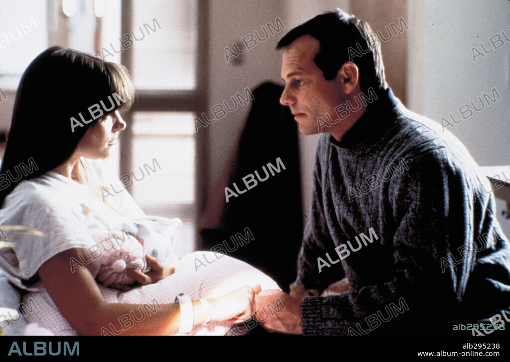BILL PAXTON and BRIDGET FONDA in A SIMPLE PLAN, 1998, directed by SAM RAIMI.