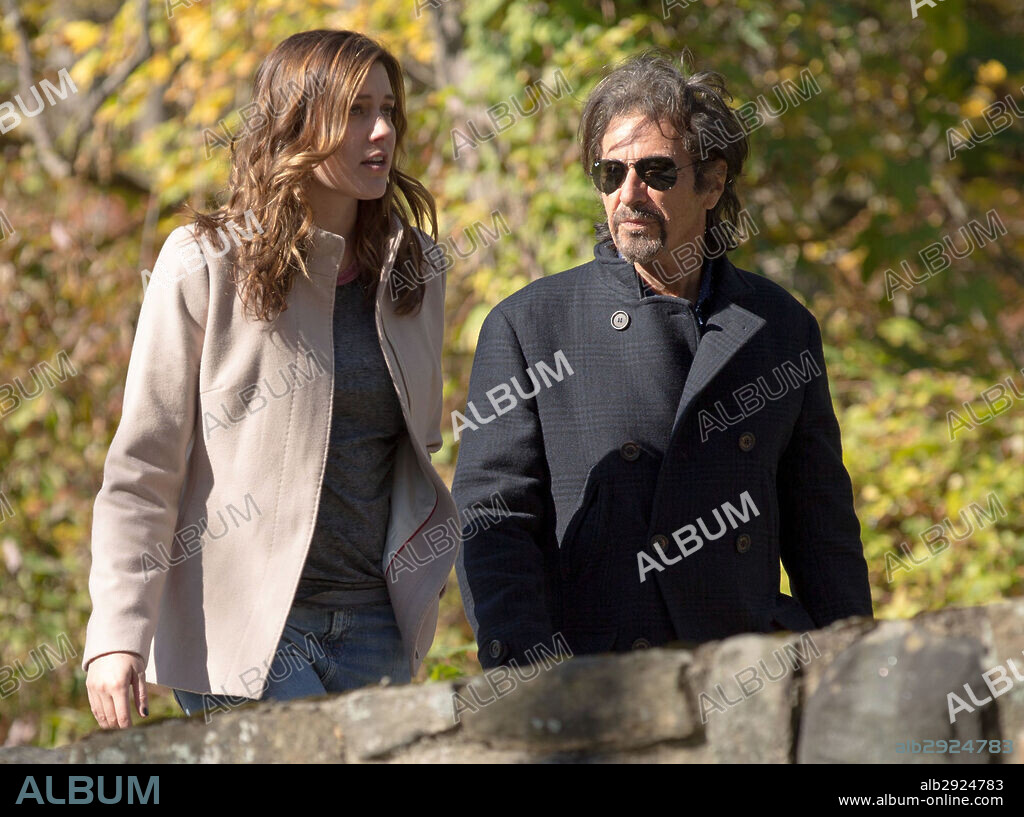 AL PACINO y GRETA GERWIG en LA SOMBRA DEL ACTOR, 2014 (THE HUMBLING), dirigida por BARRY LEVINSON. Copyright AMBI PICTURES/HAMMERTON PRODUCTIONS.