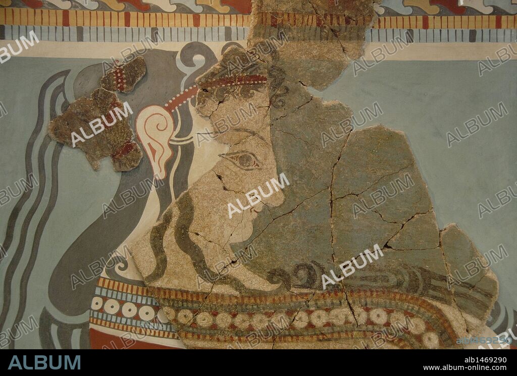 ARTE MICENICO. GRECIA. Fragmento de un fresco con la representación de una FIGURA FEMENINA, fechado entre los siglos XIV-XIII a. C. Procede del segundo palacio de Tirinto (región del Peloponeso). Museo Arqueológico Nacional. Atenas. Grecia.