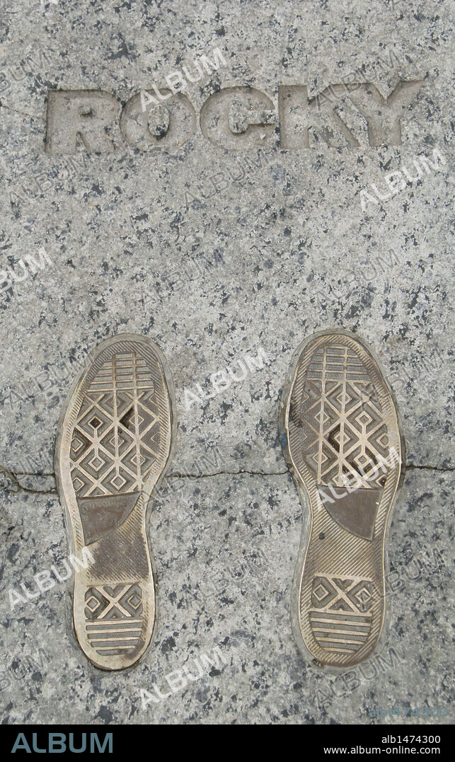 Huellas de las bambas de Rocky Balboa, en las escaleras del Museo de Arte de Filadelfia. En esta escalinata, conocida como 'ROCKY STEPS' (ESCALERAS DE ROCKY), se rodó la famosa escena de la película 'Rocky'. Filadelfia (Philadelphia). Estado de Pensilvania. Estados Unidos.