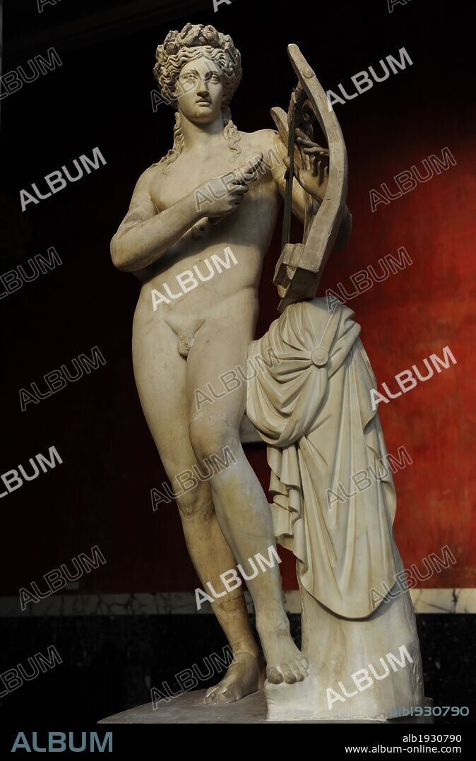 MITOLOGIA CLASICA. DIOS APOLO. Escultura de Apolo tocando la lira. Museo Carlsberg Glyptotek. Copenhague. Dinamarca. Norte Europa.