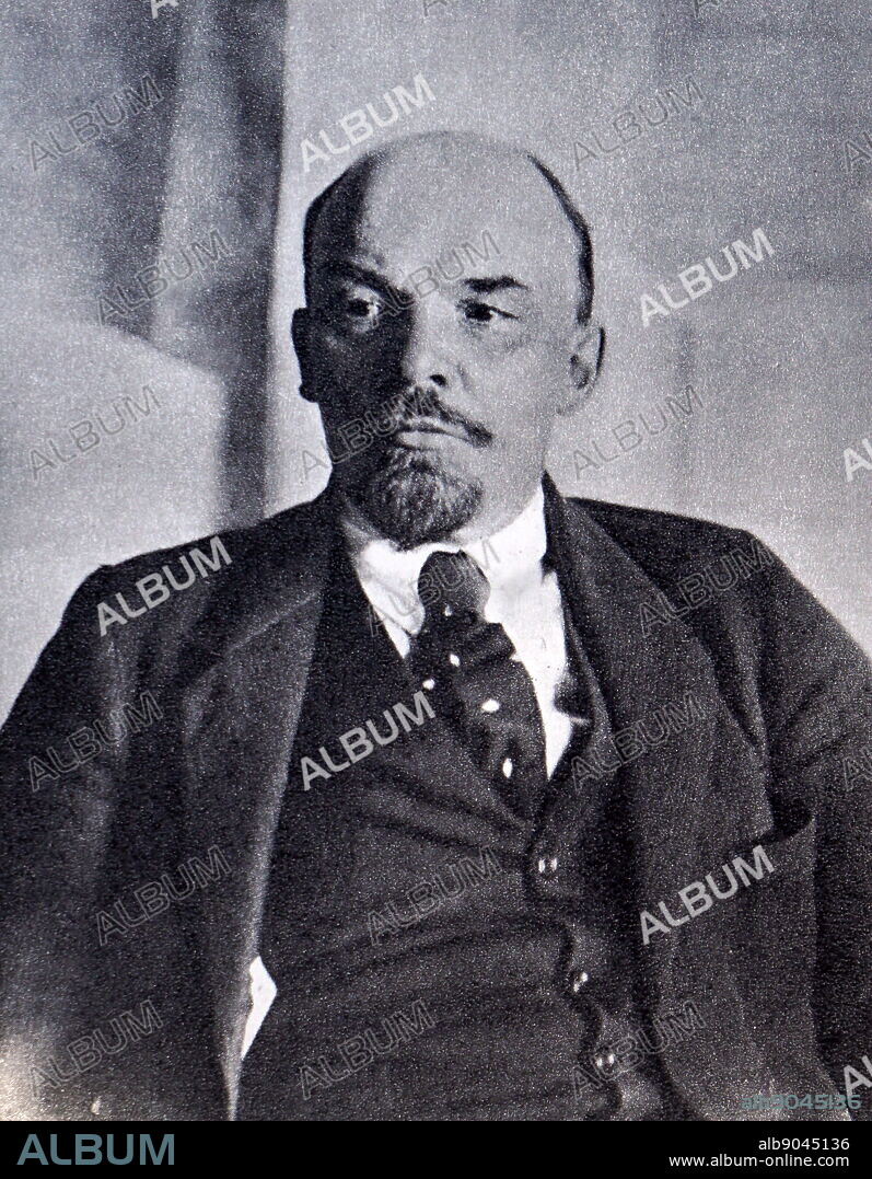Vladimir Lenin portrait. Moscow. 1918. Photographer - Otsup P. A.
