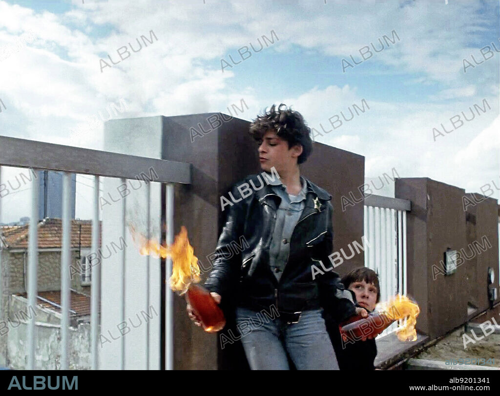 FRANÇOIS NEGRET and VINCENT GASPERITSCH in SOUND AND FURY, 1988 (DE BRUIT ET DE FUREUR), directed by JEAN-CLAUDE BRISSEAU. Copyright Investimage / Les Films du Losange.