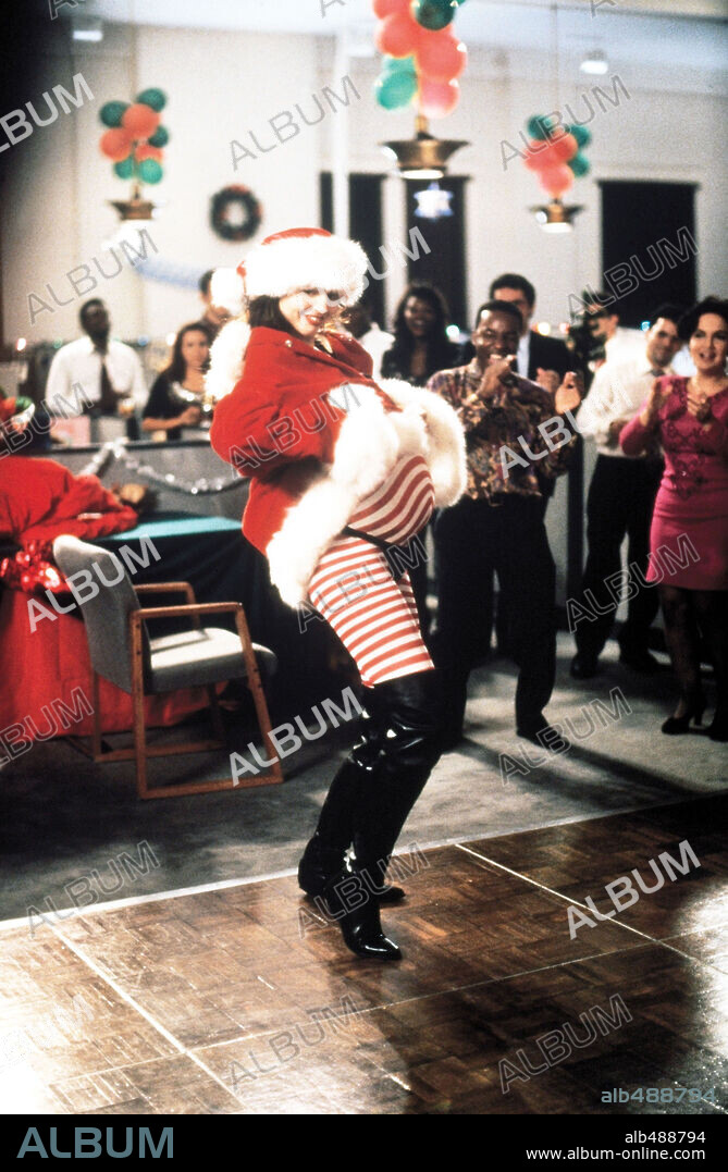 GEENA DAVIS in ANGIE, 1994, directed by MARTHA COOLIDGE. Copyright HOLLYWOOD PICTURES.
