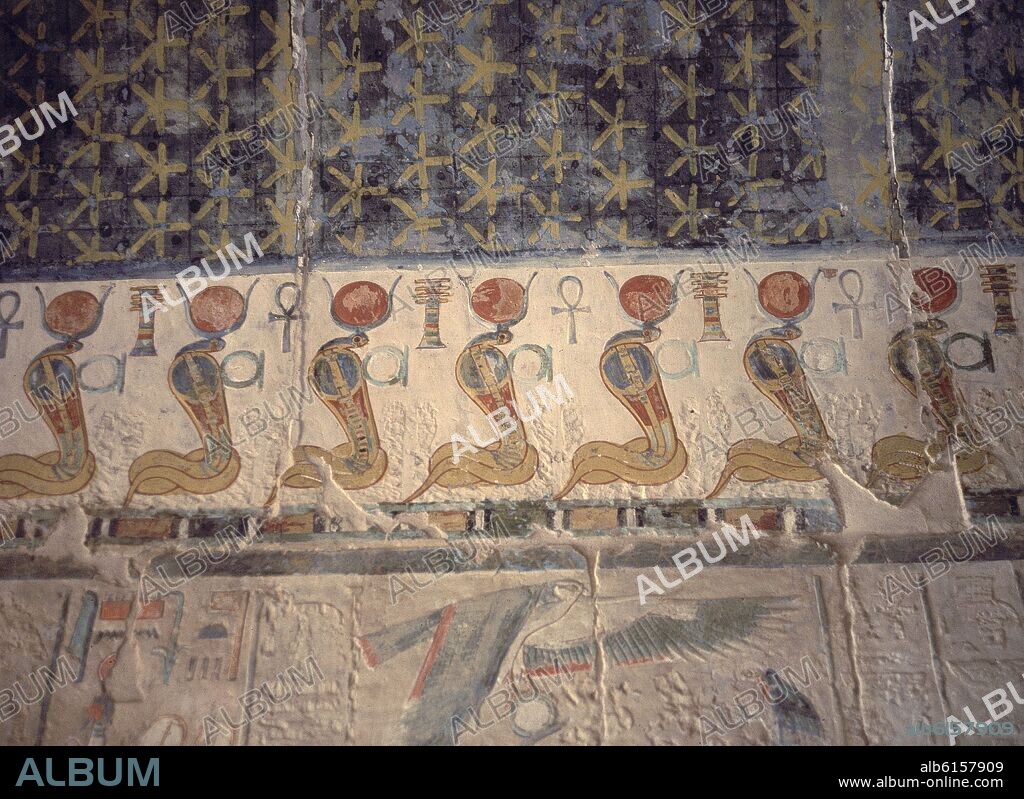 TEMPLO RAMSES IV - FRESCOS: ESTRELLAS, SERPIENTES, AVES - FOTO AÑOS 80.