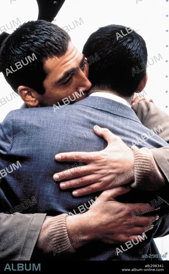 JAVIER BARDEM y JORDI MOLLA en SEGUNDA PIEL, 1999, dirigida por GERARDO VERA. Copyright LOLAFILMS.