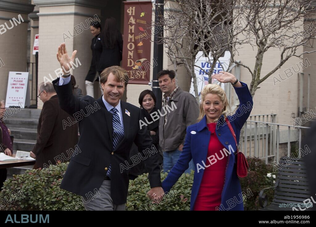 JESSICA BRADY y WILL FERRELL en EN CAMPAÑA TODO VALE, 2012 (THE CAMPAIGN), dirigida por JAY ROACH. Copyright EVERYMAN PICTURES.