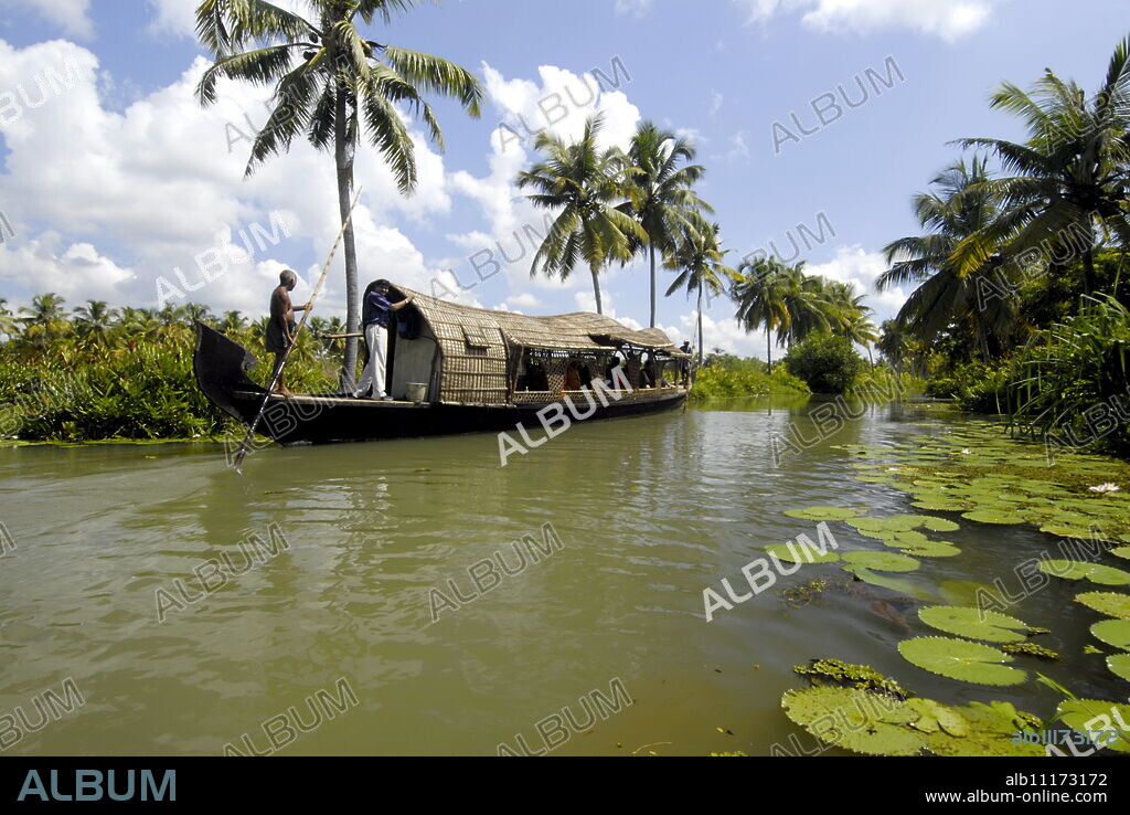 Houseboat in Murinjapuzha, near Vaikom, Kerala, India.