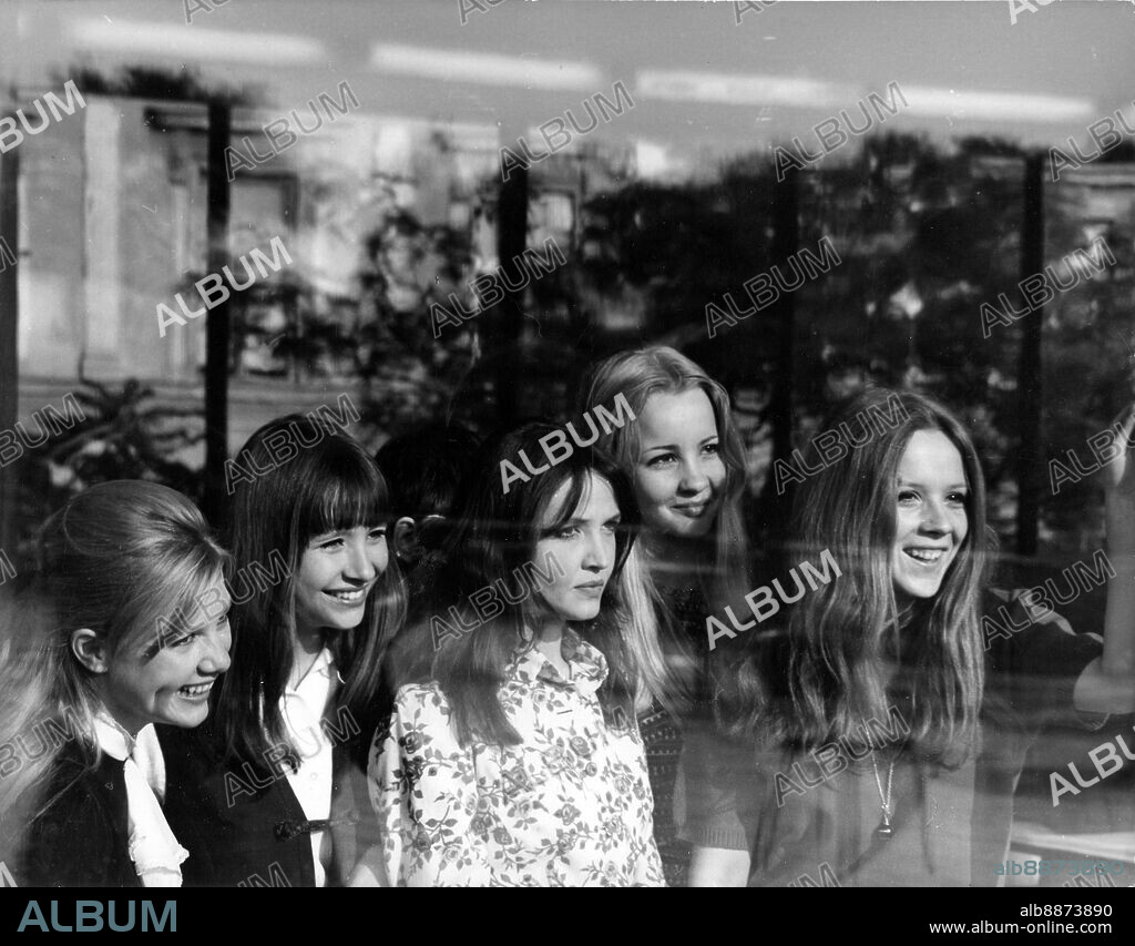 JAROSLAVA SCHALLEROVA en ¡NO LLOREIS, PRECIOSAS!, 1970 (SZEP LANYOK, NE SIRJATOK!), dirigida por MARTA MESZAROS. Copyright MAFILM 1.