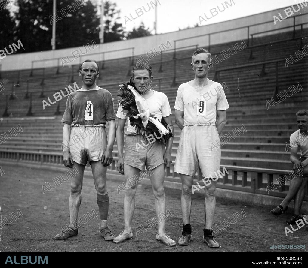 Göteborg - 1924-07-05 - Pristagare i Säröloppet på Slottsskogsvallen - *** Local Caption *** Låda GT 1924-01 - 068. KAMERAREPORTAGE.