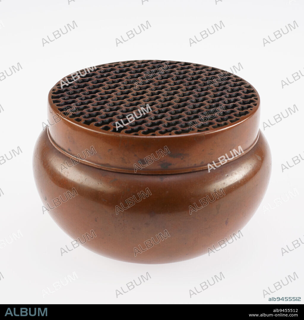 Hand warmer, late 17th century, Zhang Mingqi, Chinese, 3 × 4 13/16 × 4 13/16 in. (7.62 × 12.22 × 12.22 cm), Red copper, China, 17th century.